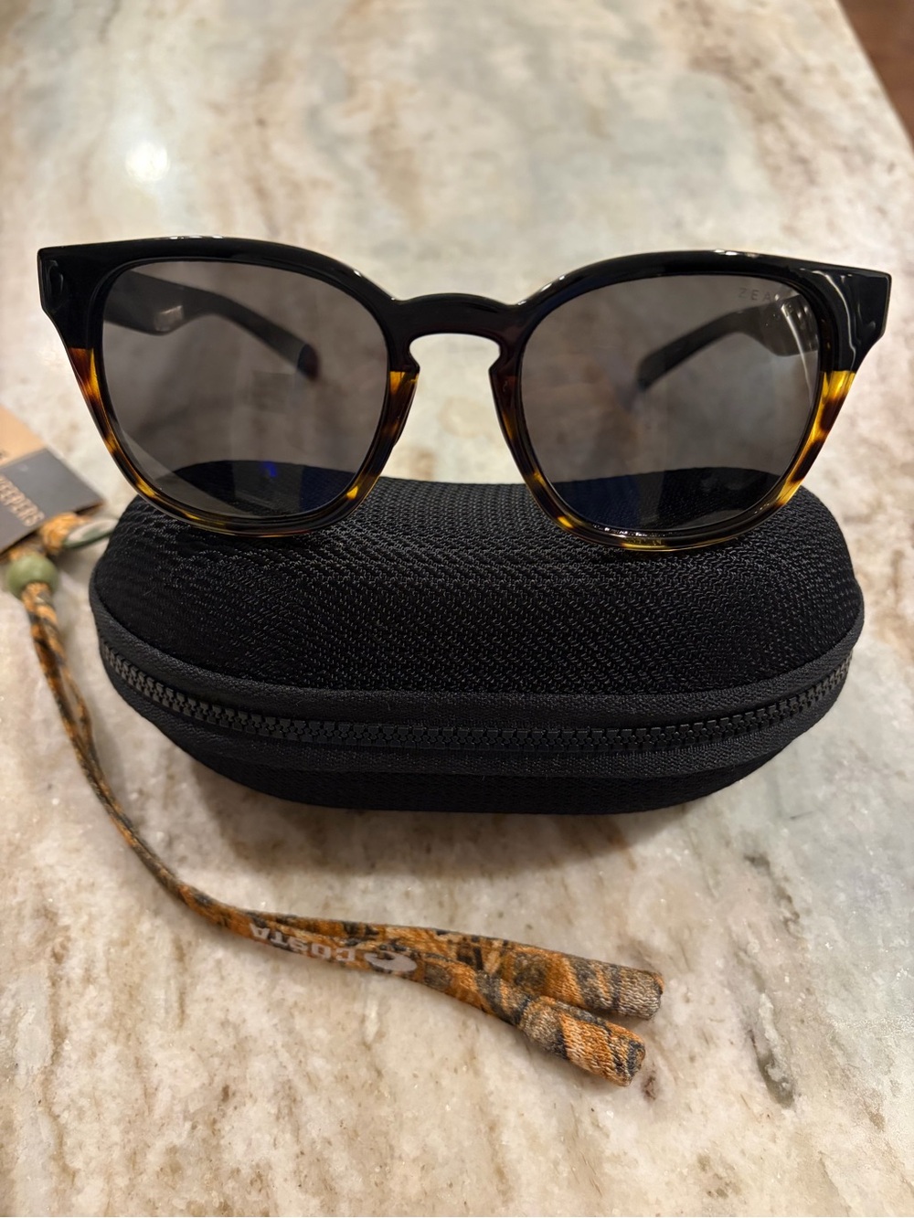 Zeal Tortoiseshell/BlackSunglasses, mod. Windsor, with Case and retainer